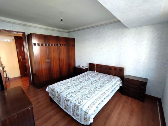 Foto 2 de Piso en venta en Ermua de 2 habitaciones con balcón y ascensor