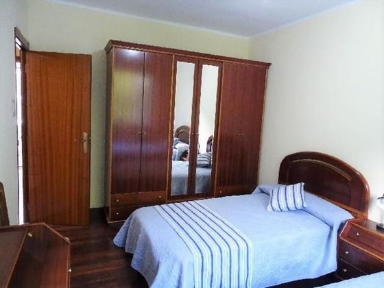 Foto 2 de Pis en venda a Ermua de 2 habitacions amb balcó i calefacció