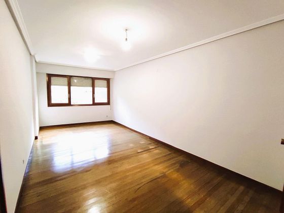 Foto 2 de Piso en venta en Ermua de 3 habitaciones con balcón y ascensor