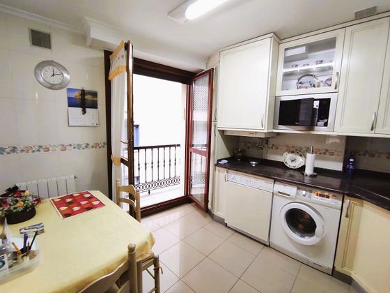Foto 2 de Pis en venda a Eibar de 2 habitacions amb balcó i ascensor