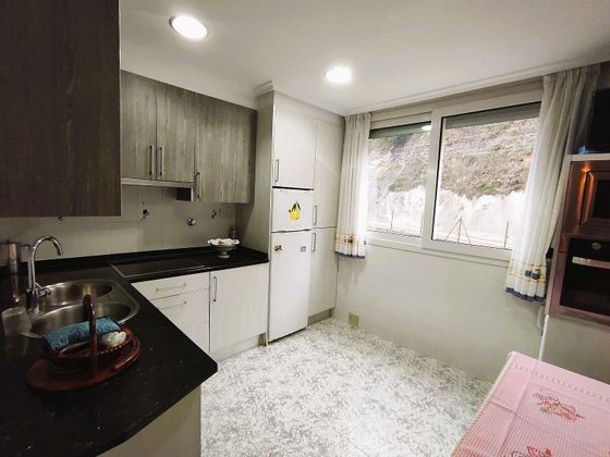 Foto 2 de Pis en venda a Eibar de 3 habitacions amb balcó