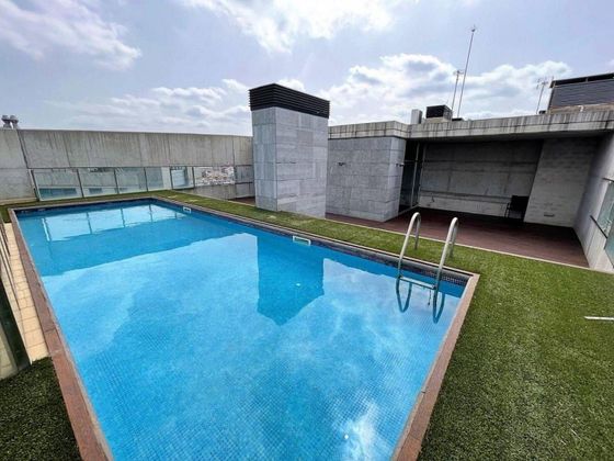 Foto 1 de Dúplex en venda a Segle XX de 4 habitacions amb terrassa i piscina