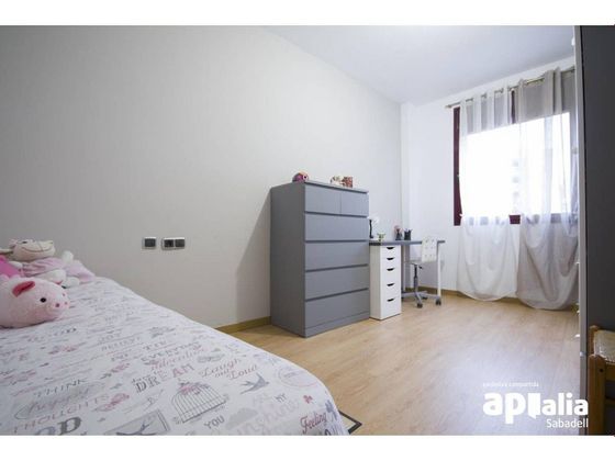 Foto 1 de Dúplex en venta en Espronceda - Campoamor - Santa Pau de 3 habitaciones con terraza y piscina