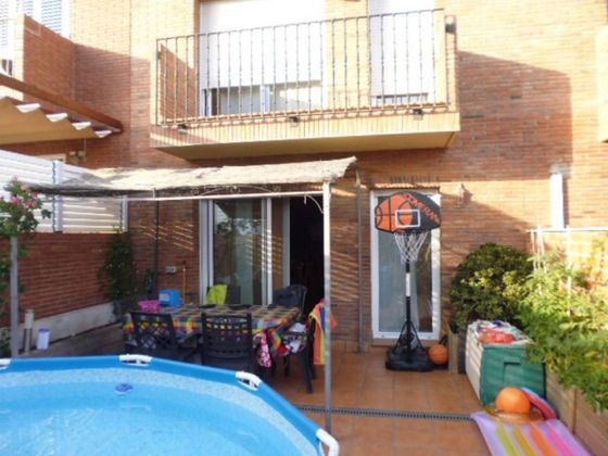 Foto 1 de Venta de casa en Castellbisbal de 5 habitaciones con terraza y jardín
