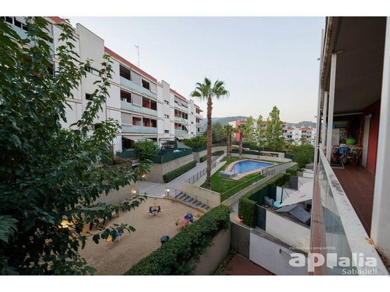 Foto 1 de Pis en venda a Sentmenat de 2 habitacions amb terrassa i piscina