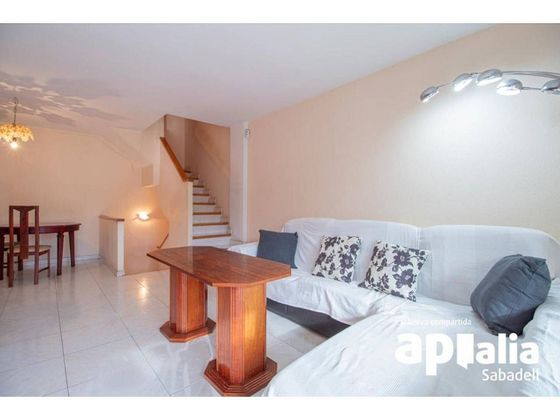 Foto 1 de Casa en venta en Centre - Eixample – Can Llobet – Can Serra de 4 habitaciones con jardín y balcón