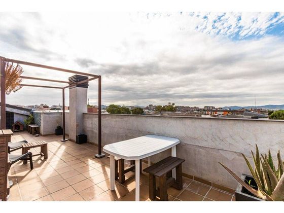 Foto 2 de Dúplex en venta en Gràcia de 3 habitaciones con terraza y garaje