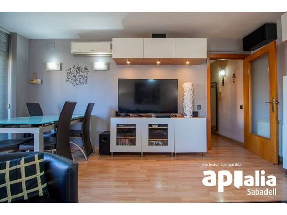 Foto 2 de Pis en venda a Centre - Eixample – Can Llobet – Can Serra de 3 habitacions amb piscina i garatge