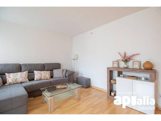 Foto 2 de Pis en venda a Centre - Eixample – Can Llobet – Can Serra de 3 habitacions amb piscina i garatge