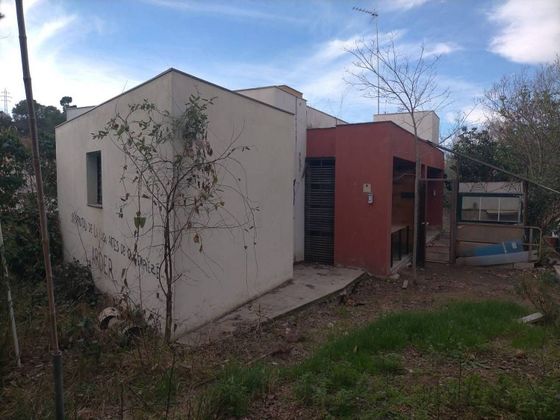 Foto 1 de Venta de casa en La Floresta - Les Planes de 4 habitaciones con terraza y piscina