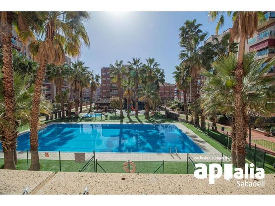 Foto 1 de Piso en venta en Parc Central – Parc d’Europa – La Romànica de 2 habitaciones con terraza y piscina