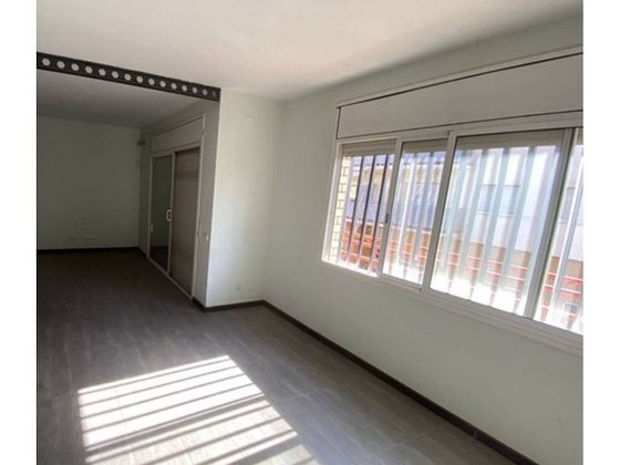 Foto 2 de Venta de piso en Polinyà de 3 habitaciones con terraza y calefacción