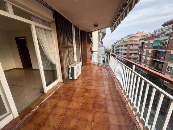 Foto 2 de Pis en venda a avenida De Manuel Girona de 4 habitacions amb terrassa i balcó