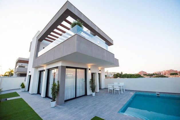 Foto 1 de Xalet en venda a Montesinos (Los) de 3 habitacions amb terrassa i piscina