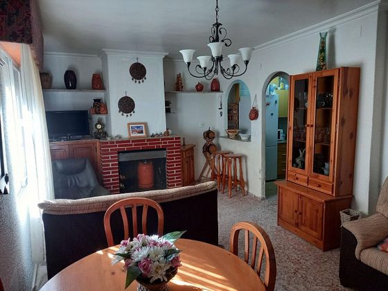 Foto 2 de Venta de casa en Alpera de 4 habitaciones con aire acondicionado