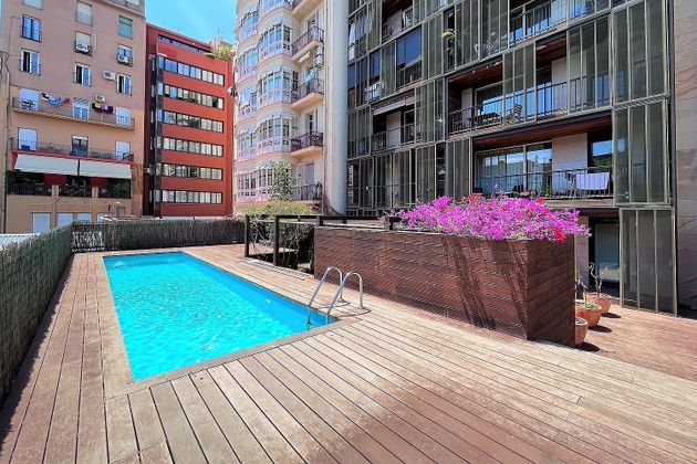 Foto 1 de Pis en venda a La Dreta de l'Eixample de 4 habitacions amb terrassa i piscina