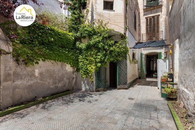 Foto 2 de Xalet en venda a Arenys de Mar de 7 habitacions amb terrassa i balcó