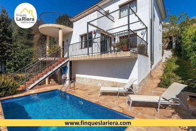 Foto 1 de Casa rural en venda a Arenys de Mar de 6 habitacions amb terrassa i piscina