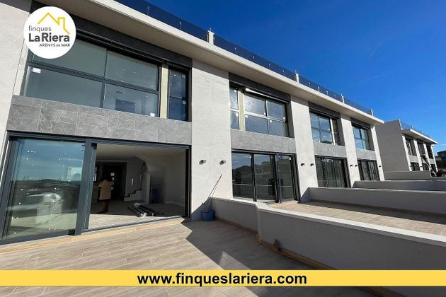 Foto 1 de Casa en venta en Canet de Mar de 4 habitaciones con terraza y aire acondicionado