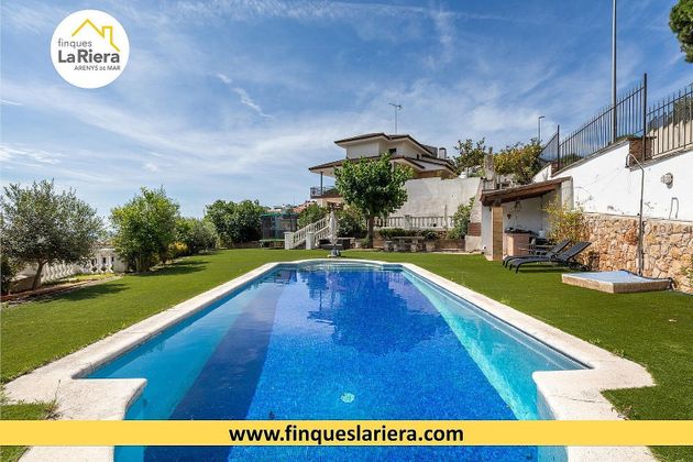 Foto 1 de Venta de chalet en Arenys de Mar de 4 habitaciones con terraza y piscina