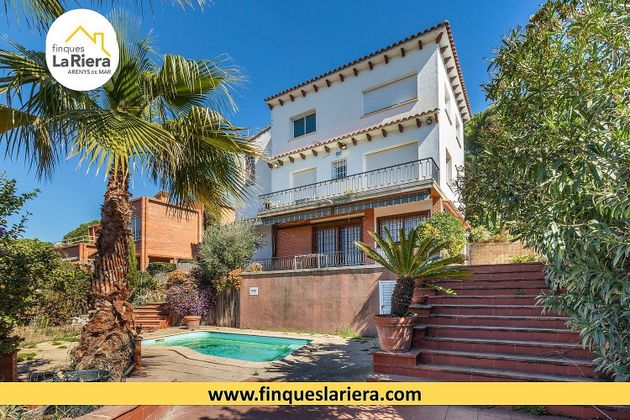 Foto 1 de Venta de chalet en Arenys de Mar de 5 habitaciones con terraza y piscina
