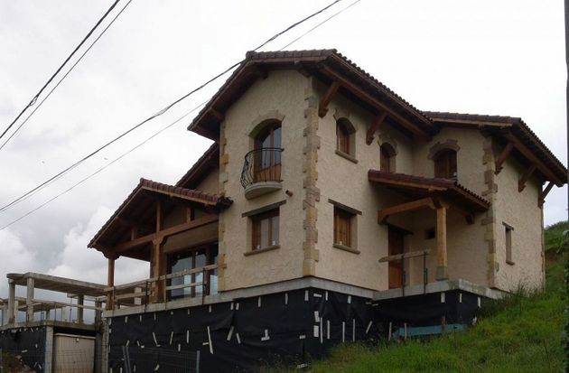 Foto 2 de Casa en venta en Villaescusa de 4 habitaciones con terraza y jardín