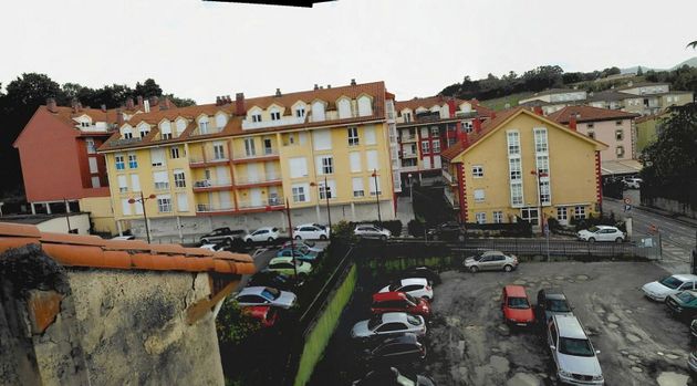 Foto 2 de Venta de piso en calle De Onésimo Redondo de 3 habitaciones con balcón y calefacción