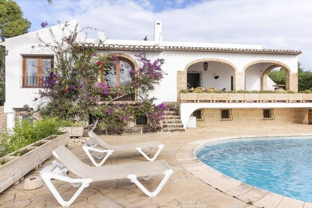 Foto 2 de Xalet en venda a calle Montgo de 3 habitacions amb terrassa i piscina