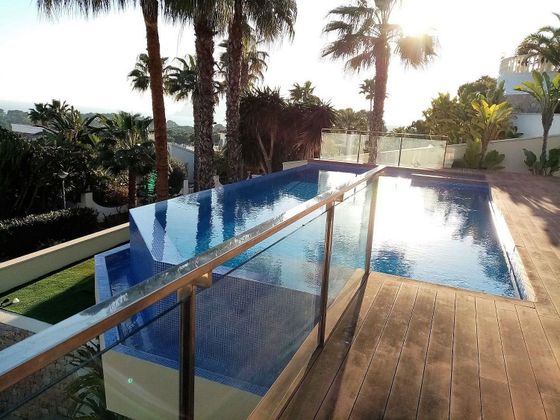 Foto 2 de Chalet en venta en calle Alger de 4 habitaciones con terraza y piscina