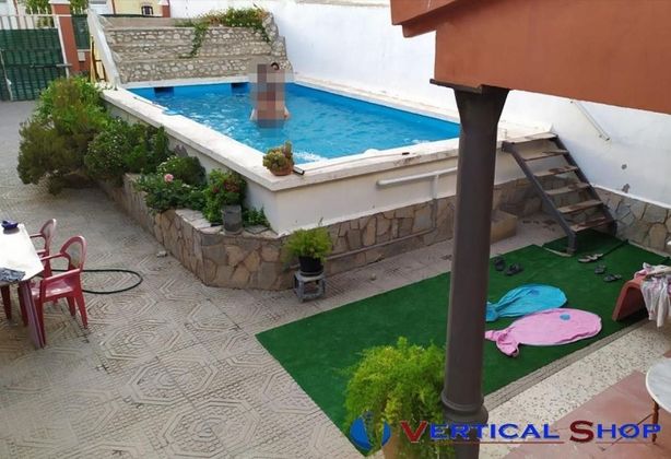 Foto 1 de Venta de casa en Caudete de 6 habitaciones con terraza y piscina