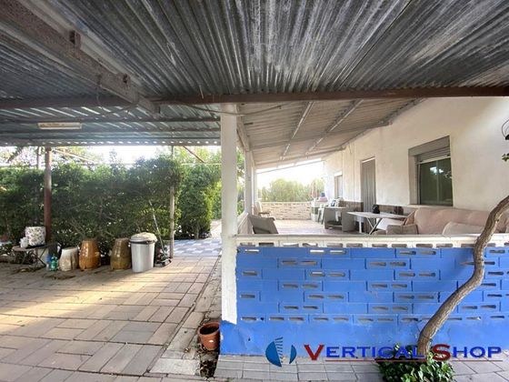 Foto 1 de Venta de chalet en Villena de 3 habitaciones con piscina y garaje