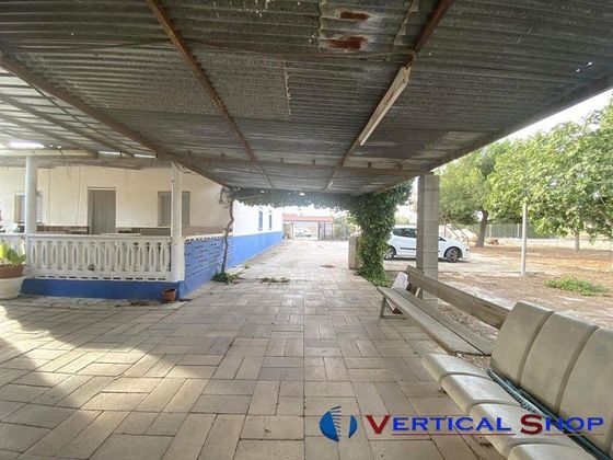 Foto 2 de Venta de chalet en Villena de 3 habitaciones con piscina y garaje