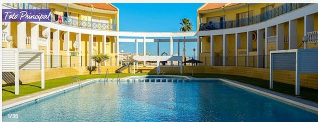 Foto 2 de Casa adossada en venda a Nueva Torrevieja - Aguas Nuevas de 4 habitacions amb terrassa i piscina