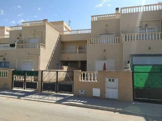 Foto 1 de Venta de casa en Benferri de 3 habitaciones con terraza y piscina