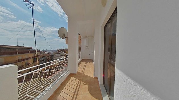 Foto 1 de Piso en venta en Les Roquetes de 4 habitaciones con terraza