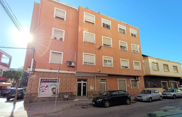 Foto 2 de Pis en venda a Almoradí de 3 habitacions amb balcó