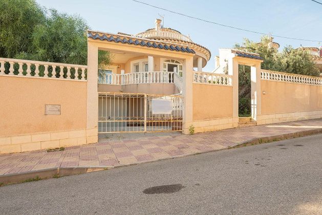 Foto 1 de Casa en venda a Jacarilla de 3 habitacions amb terrassa i piscina