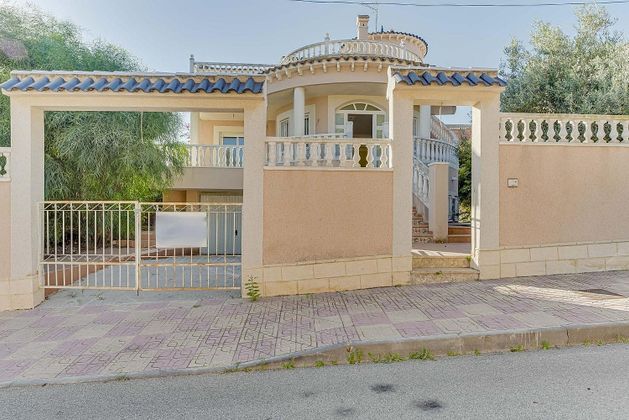 Foto 2 de Casa en venda a Jacarilla de 3 habitacions amb terrassa i piscina