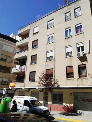 Foto 2 de Venta de piso en Villena de 3 habitaciones con balcón