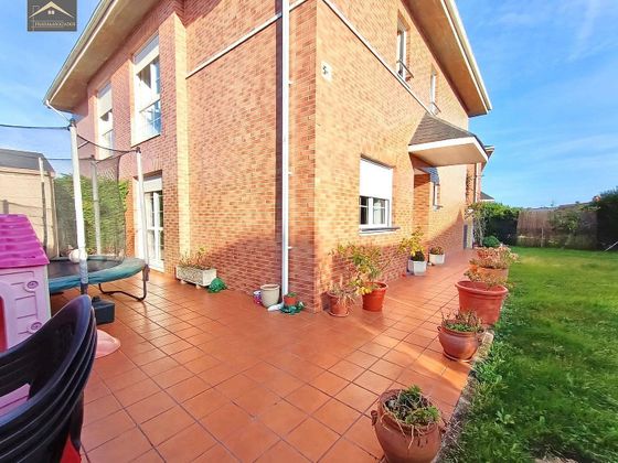 Foto 1 de Casa en venda a Miengo de 3 habitacions amb garatge i jardí