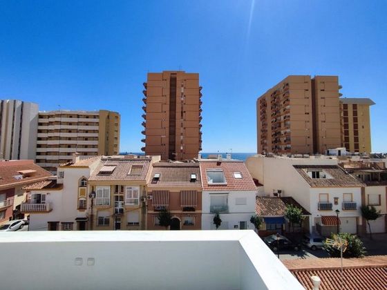 Foto 2 de Casa adossada en venda a Centro Ciudad de 3 habitacions amb terrassa i aire acondicionat