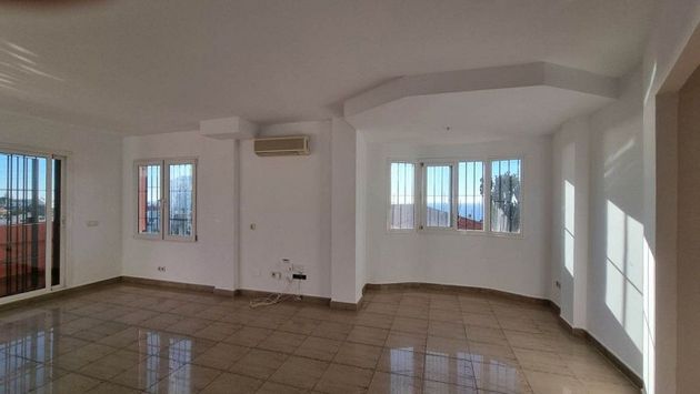 Foto 2 de Casa en venta en La Cala Mijas de 3 habitaciones con terraza y piscina