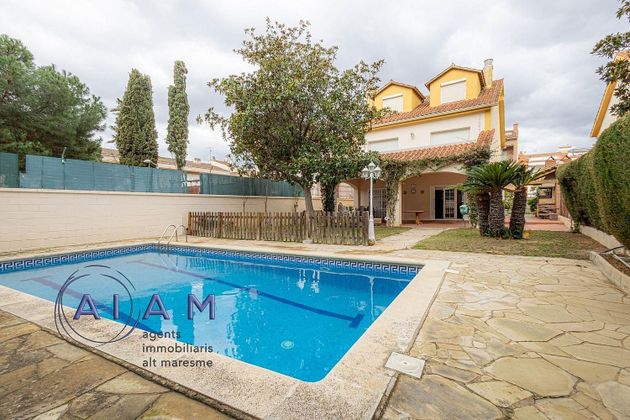Foto 2 de Casa en venta en Centre - Pineda de Mar de 5 habitaciones con terraza y piscina