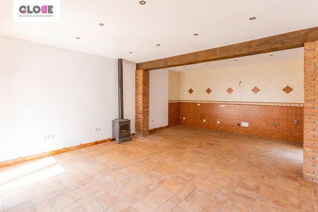 Foto 2 de Casa en venta en Vélez de Benaudalla de 4 habitaciones con terraza y piscina