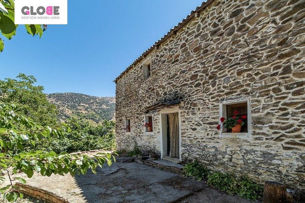 Foto 2 de Casa rural en venda a Guejar Sierra de 4 habitacions amb jardí