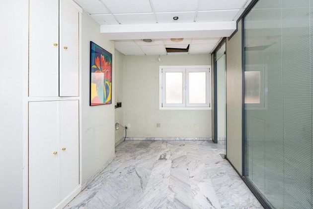 Foto 2 de Oficina en alquiler en calle Ángel Ganivet de 162 m²