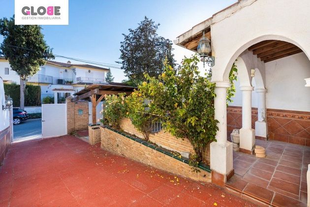 Foto 1 de Casa adossada en venda a Albolote de 6 habitacions amb terrassa i piscina