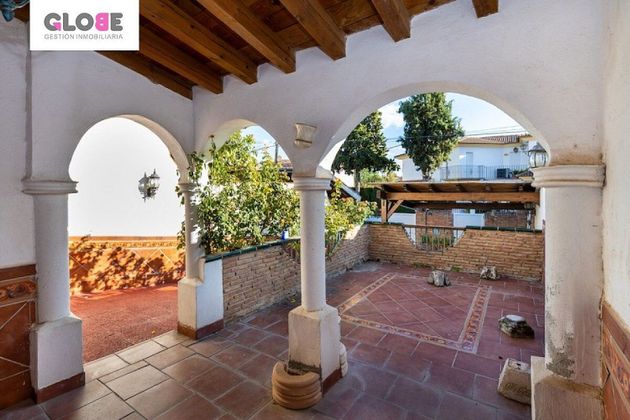 Foto 2 de Casa adossada en venda a Albolote de 6 habitacions amb terrassa i piscina