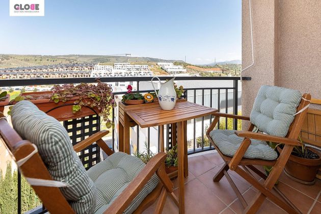 Foto 2 de Piso en venta en Bola de Oro - Serrallo de 3 habitaciones con terraza y piscina