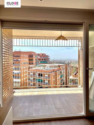 Foto 2 de Pis en lloguer a Barrio de Zaidín de 3 habitacions amb terrassa i balcó